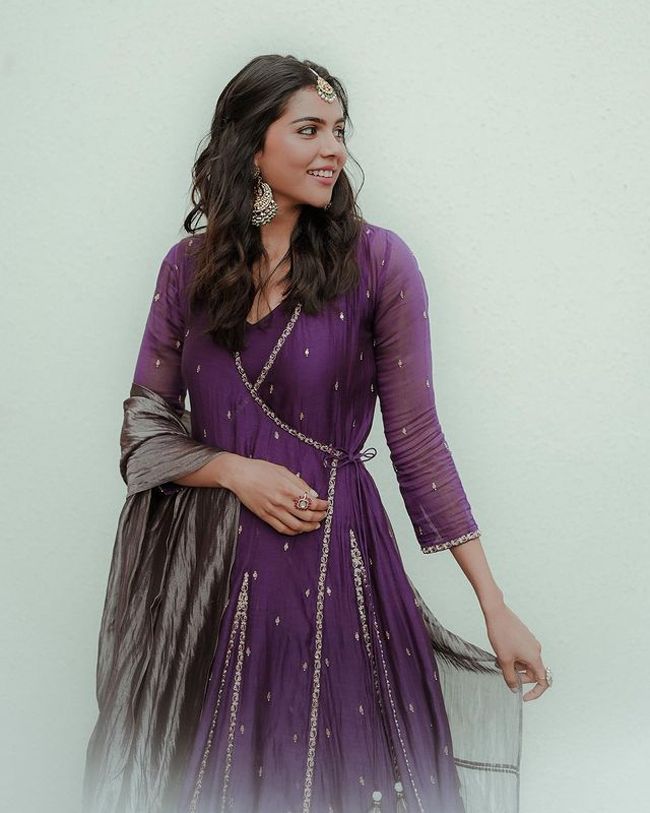Lovely Vintage Looks Of Kalyani Priyadarshan
